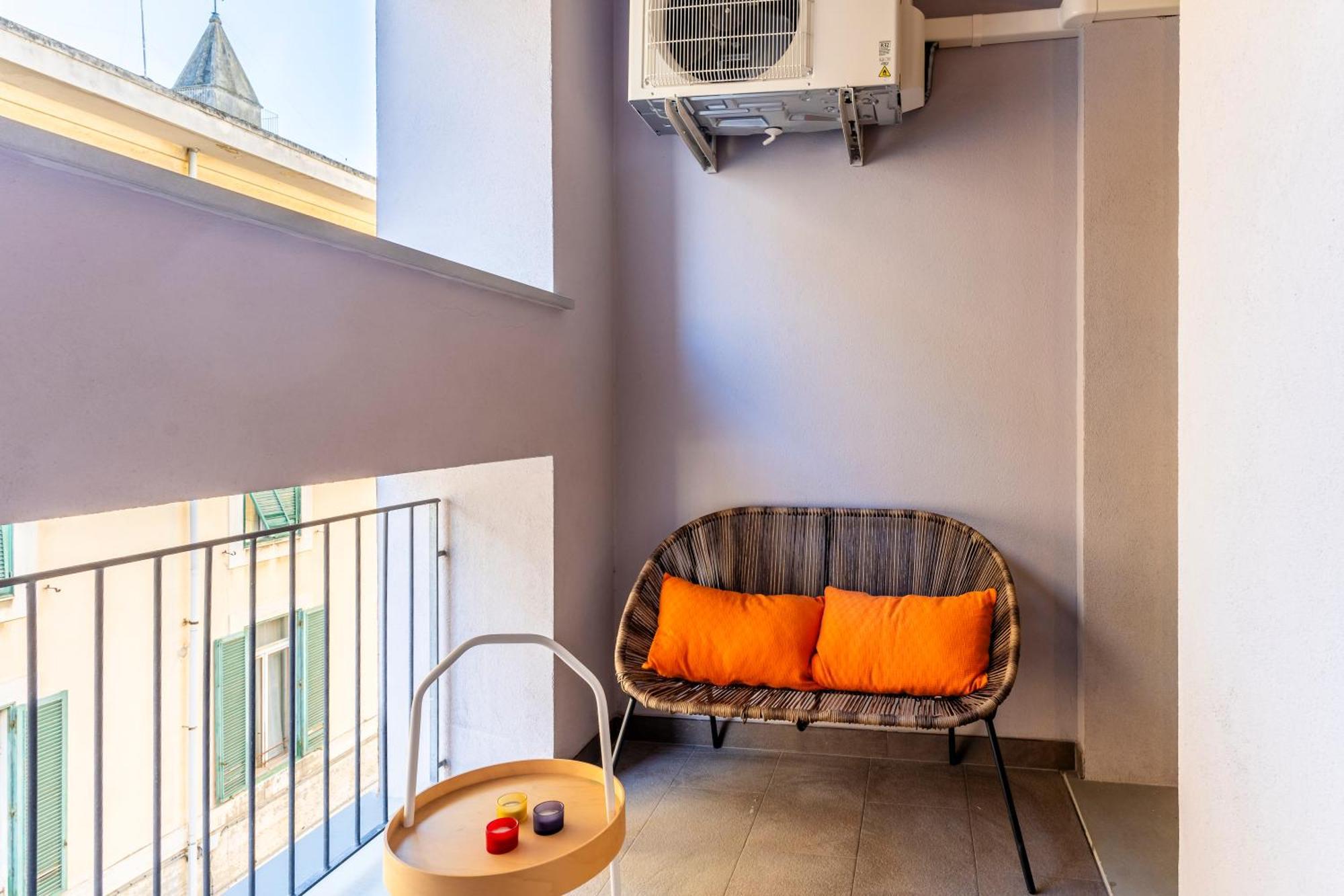 Piazza Cavallotti & Mercato Centrale Apartment! Ліворно Екстер'єр фото
